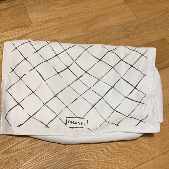 CHANEL JUMBO CAVIAR CLASSIC DOUBLE FLAP GOLD HARDWARE - Picture 16 of 16